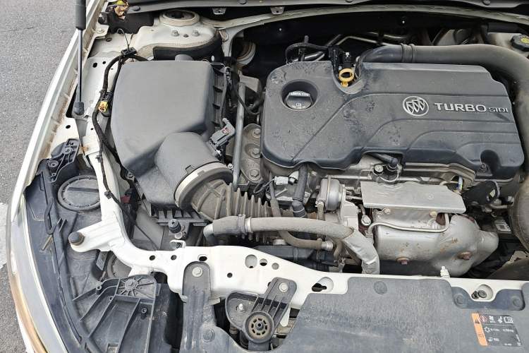 Used Buick Regal 2019 20T Elite Version China VI Standard Engine Bay Right