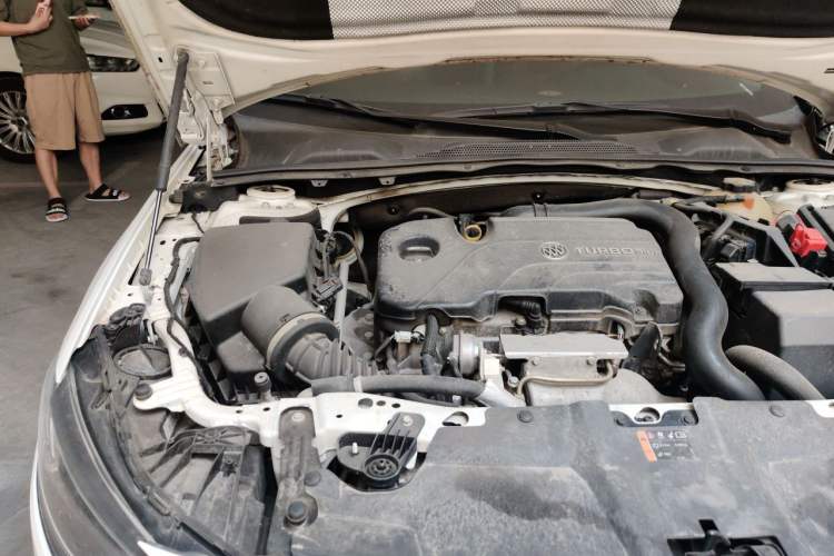 Used Buick Regal 2019 20T Elite Version China VI Standard Engine Bay Right