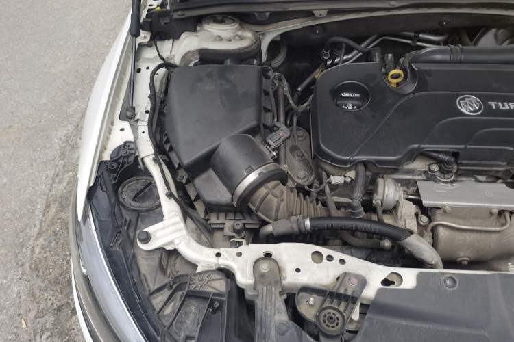 Used Buick Regal 2019 20T Elite Version China VI Standard Engine Bay Right