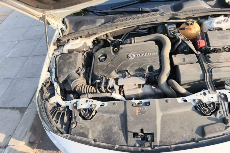 Used Buick Regal 2019 20T Elite Version China VI Standard Engine Bay Right
