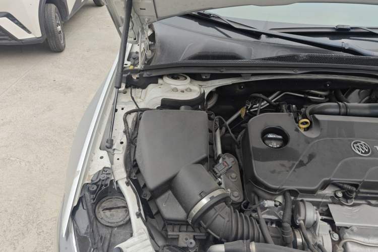 Used Buick Regal 2019 20T Elite Version China VI Standard Engine Bay Right