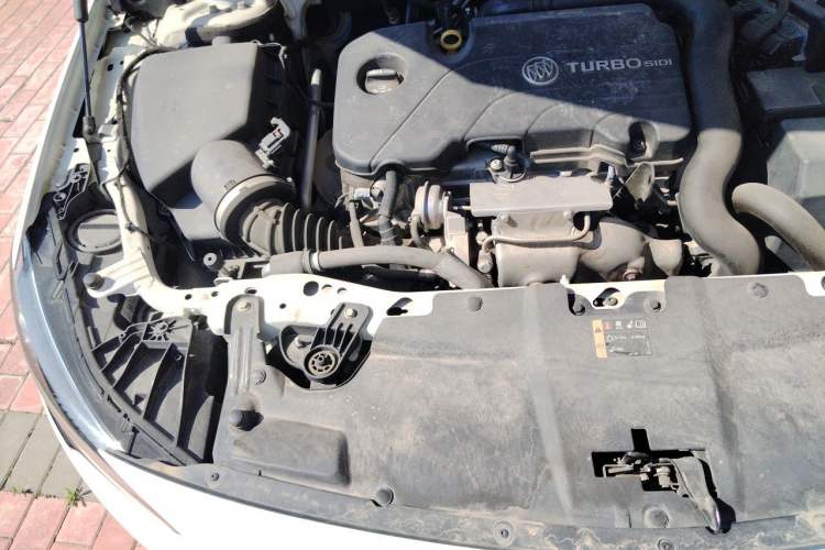 Used Buick Regal 2019 20T Elite Version China VI Standard Engine Bay Right