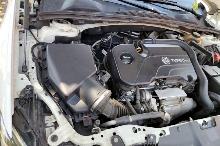Used Buick Regal 2019 20T Elite Version China VI Standard Engine Bay Right