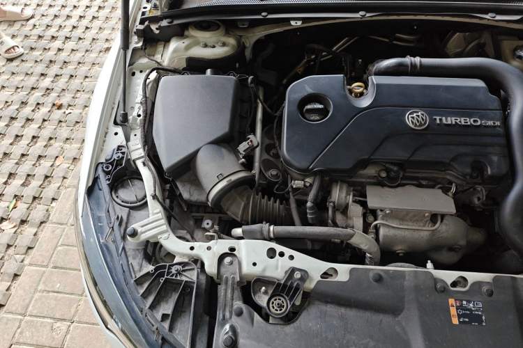 Used Buick Regal 2019 20T Elite Version China VI Standard Engine Bay Right