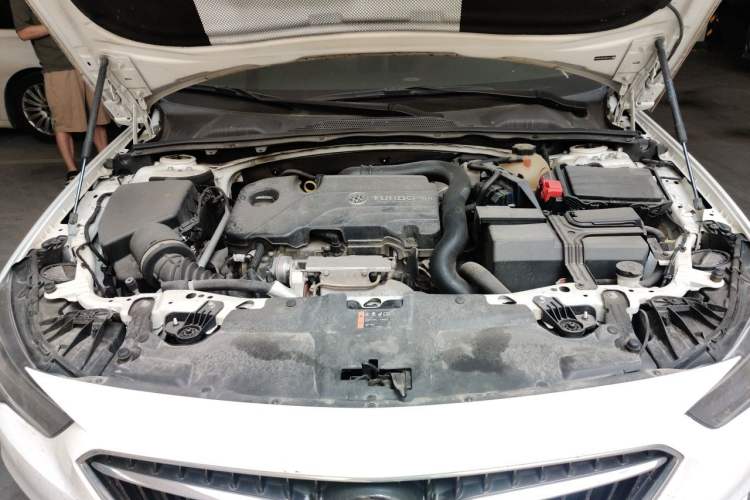 Used Buick Regal 2019 20T Elite Version China VI Standard Engine Bay