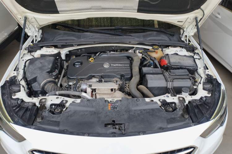 Used Buick Regal 2019 20T Elite Version China VI Standard Engine Bay