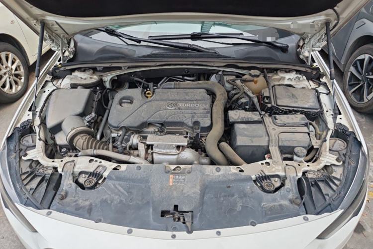 Used Buick Regal 2019 20T Elite Version China VI Standard Engine Bay