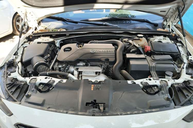Used Buick Regal 2019 20T Elite Version China VI Standard Engine Bay