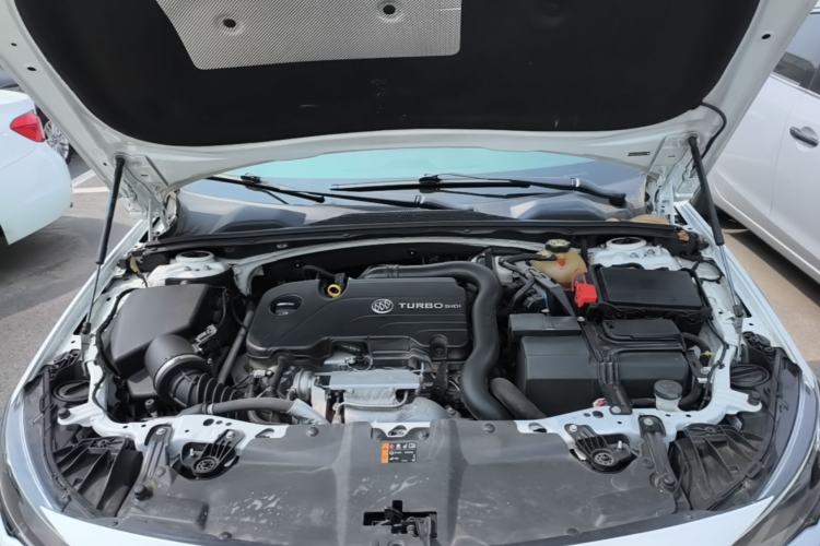 Used Buick Regal 2019 20T Elite Version China VI Standard Engine Bay