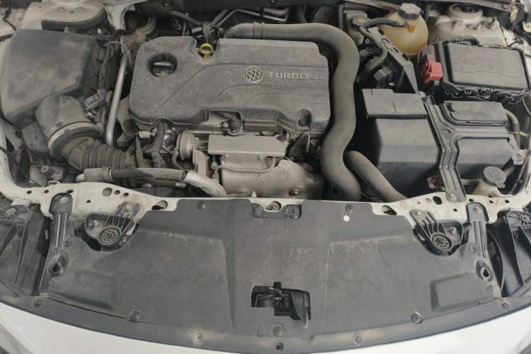 Used Buick Regal 2019 20T Elite Version China VI Standard Engine Bay