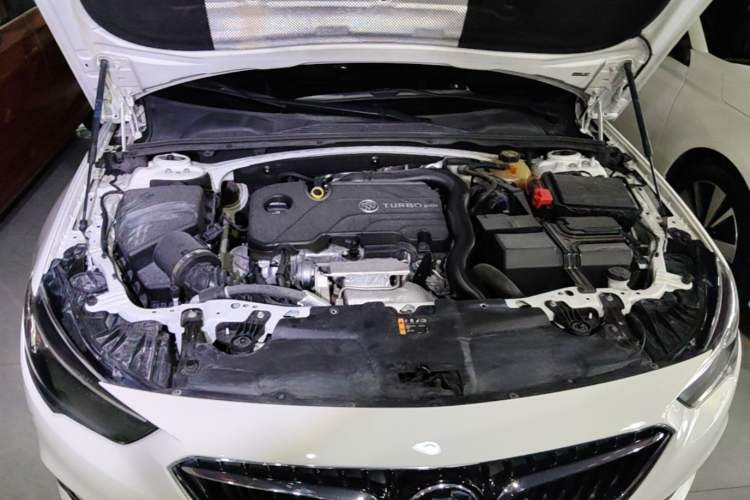 Used Buick Regal 2019 20T Elite Version China VI Standard Engine Bay