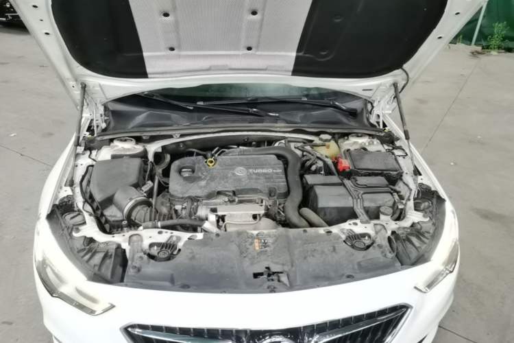 Used Buick Regal 2019 20T Elite Version China VI Standard Engine Bay
