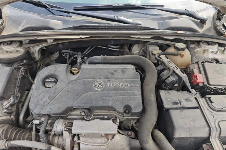 Used Buick Regal 2019 20T Elite Version China VI Standard Engine Bay