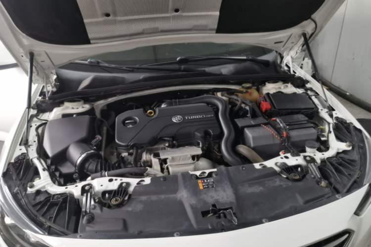 Used Buick Regal 2019 20T Elite Version China VI Standard Engine Bay