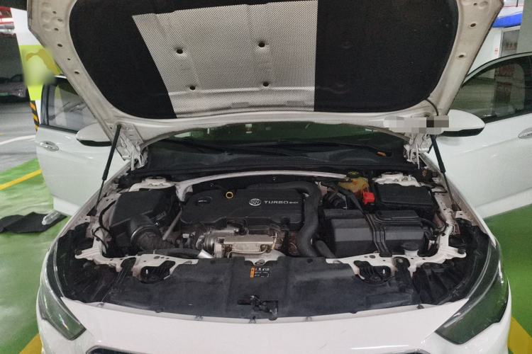 Used Buick Regal 2019 20T Elite Version China VI Standard Engine Bay