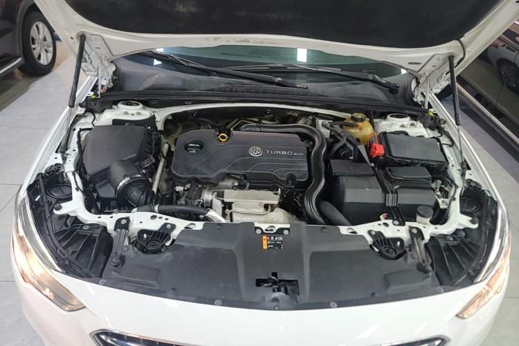 Used Buick Regal 2019 20T Elite Version China VI Standard Engine Bay