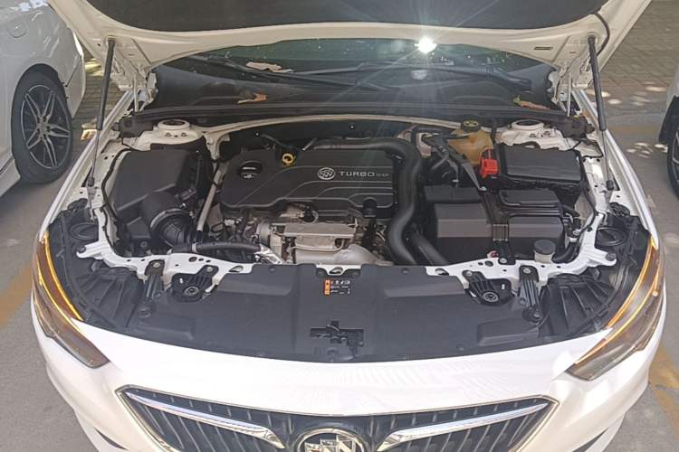 Used Buick Regal 2019 20T Elite Version China VI Standard Engine Bay