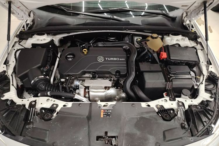 Used Buick Regal 2019 20T Elite Version China VI Standard Engine Bay