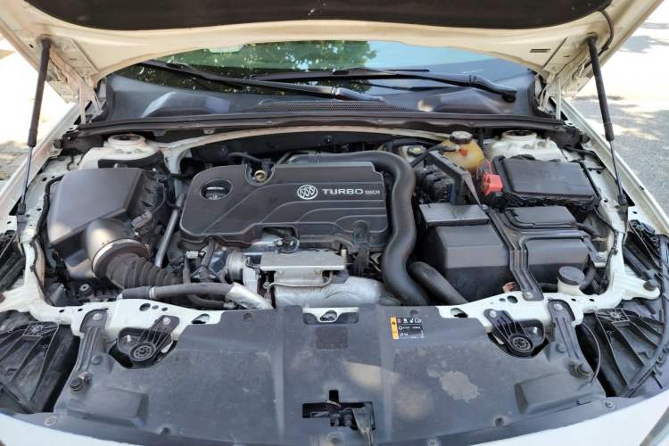 Used Buick Regal 2019 20T Elite Version China VI Standard Engine Bay