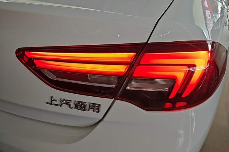 Used Buick Regal 2019 20T Elite Version China VI Standard Exterior 3