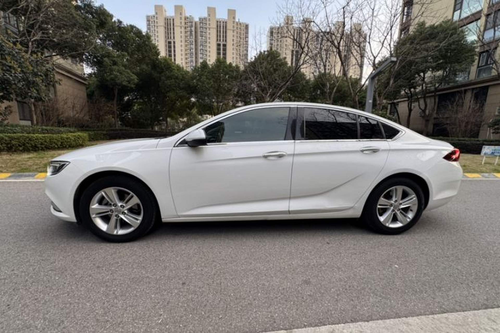 Used Buick Regal 2019 20T Elite Version China VI Standard Exterior 4