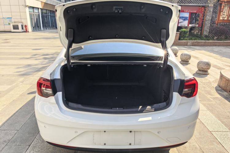 Used Buick Regal 2019 20T Elite Version China VI Standard Exterior 6