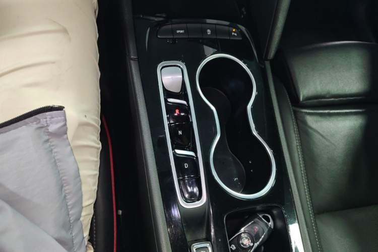 Used Buick Regal 2019 GS 28T Elite Model China VI Standard Gear Lever