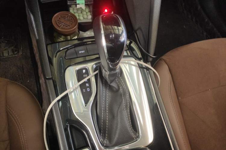 Used Buick Regal 2019 20T Elite Version China V Standard Gear Lever