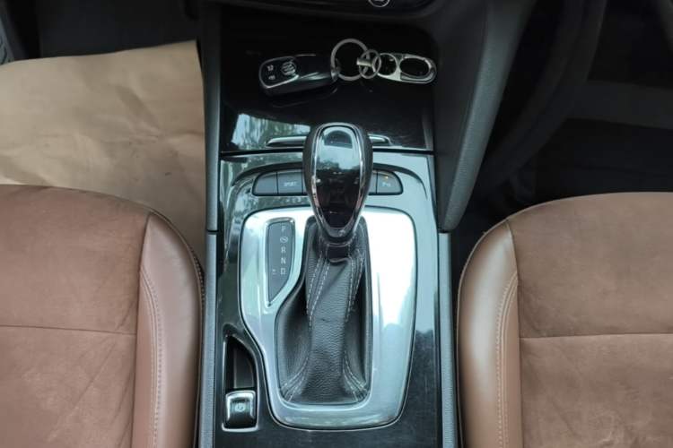 Used Buick Regal 2019 20T Luxury Model China V Standard Gear Lever