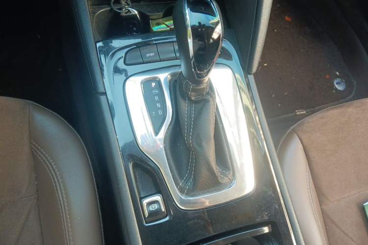 Used Buick Regal 2019 20T Elite Version China V Standard Gear Lever