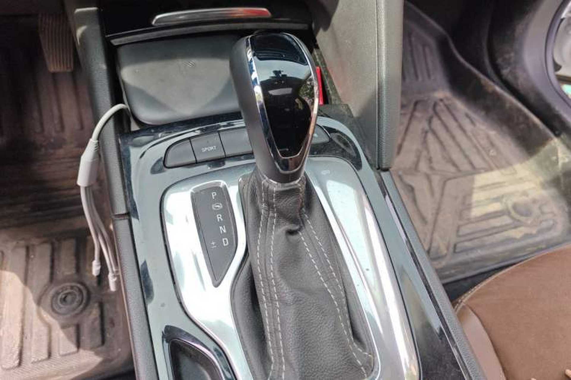 Used Buick Regal 2019 Revised 20T Luxury Version China VI Standard Gear Lever