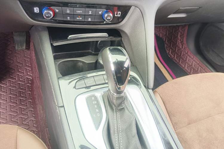 Used Buick Regal 2019 20T Elite Version China V Standard Gear Lever