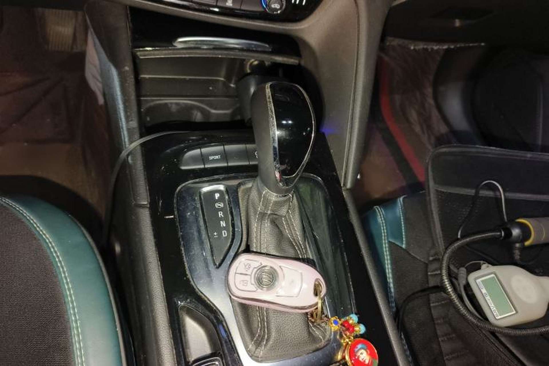 Used Buick Regal 2019 20T Luxury Model China VI Standard Gear Lever