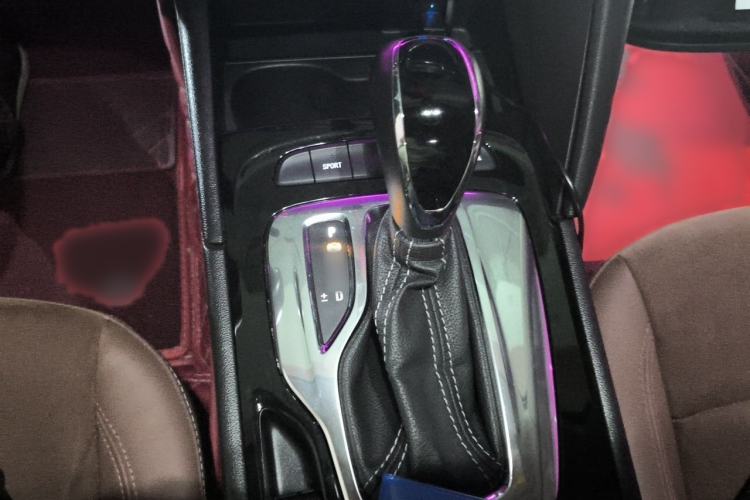 Used Buick Regal 2019 20T Elite Version China V Standard Gear Lever