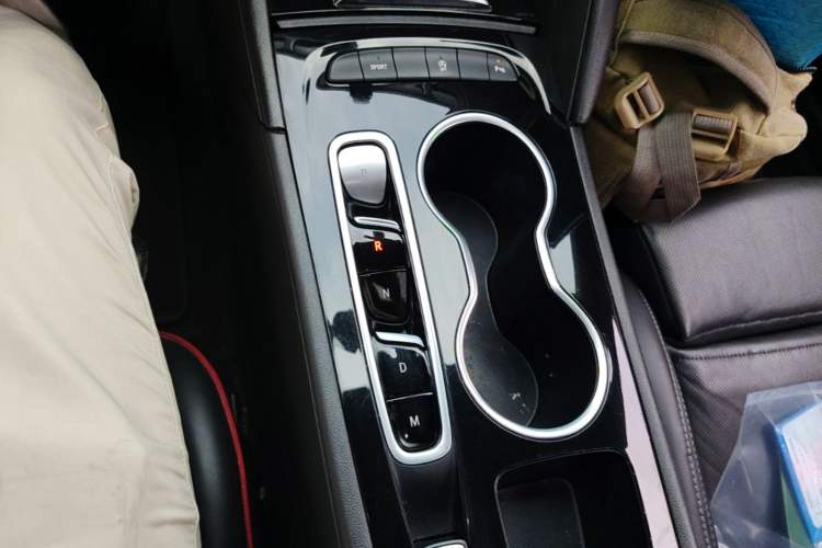Used Buick Regal 2019 GS 28T Elite Model China VI Standard Gear Lever