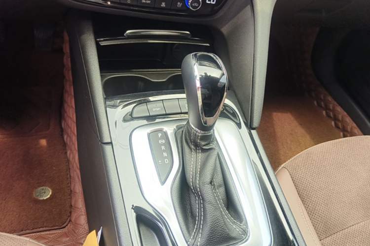 Used Buick Regal 2019 28T Luxury Edition China VI Gear Lever