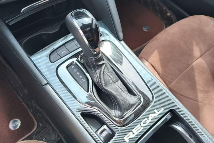 Used Buick Regal 2019 Revised 20T Luxury Version China VI Standard Gear Lever
