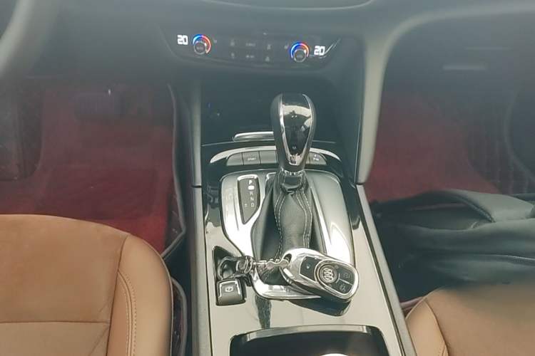 Used Buick Regal 2019 20T Elite Version China VI Standard Gear Lever