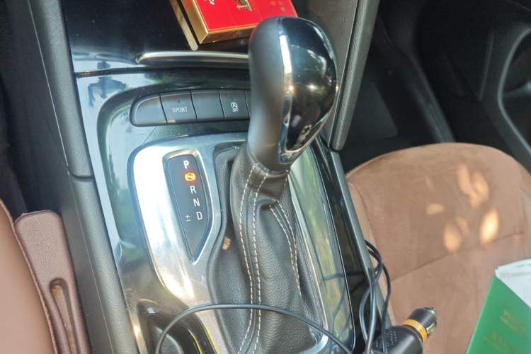 Used Buick Regal 2019 20T Luxury Model China V Standard Gear Lever