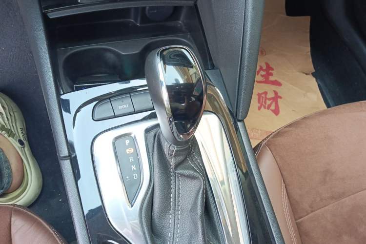 Used Buick Regal 2019 20T Elite Version China V Standard Gear Lever