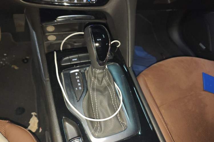 Used Buick Regal 2019 28T Luxury Edition China VI Gear Lever