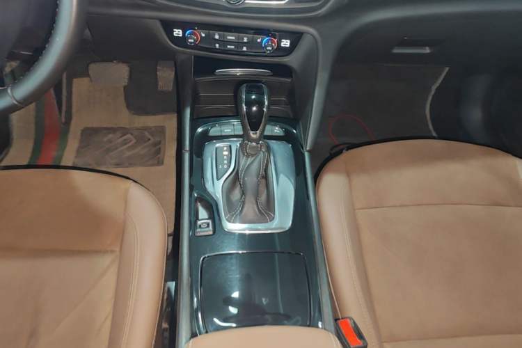 Used Buick Regal 2019 20T Elite Version China V Standard Gear Lever