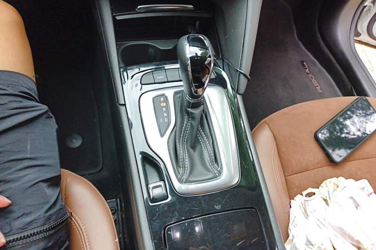 Used Buick Regal 2019 20T Elite Version China V Standard Gear Lever
