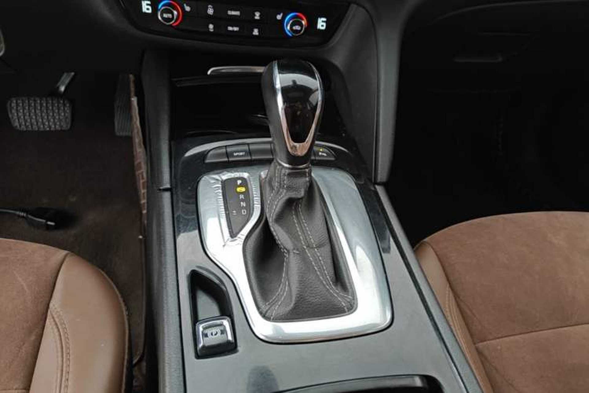 Used Buick Regal 2019 20T Elite Version China V Standard Gear Lever