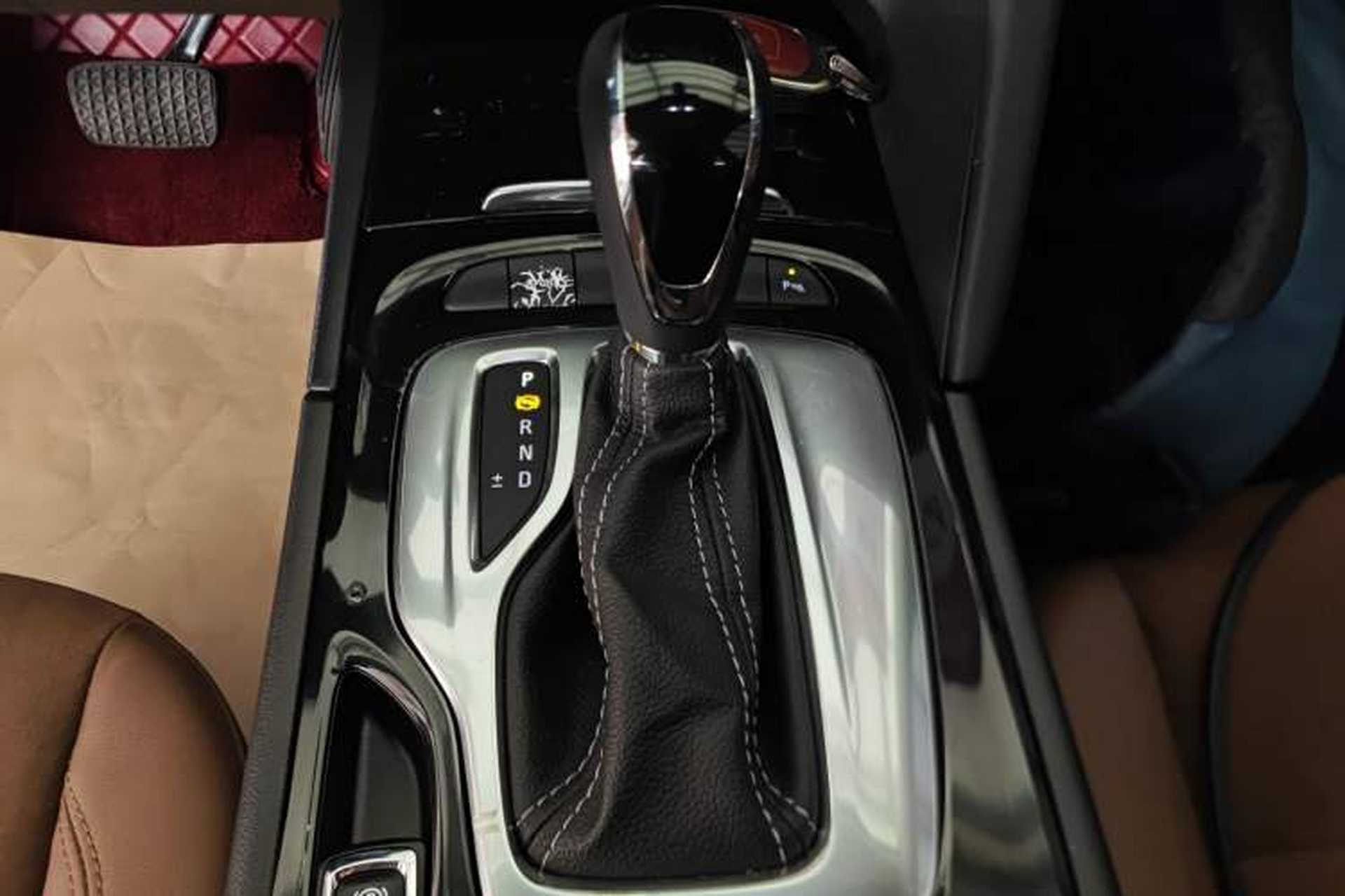 Used Buick Regal 2019 20T Elite Version China VI Standard Gear Lever