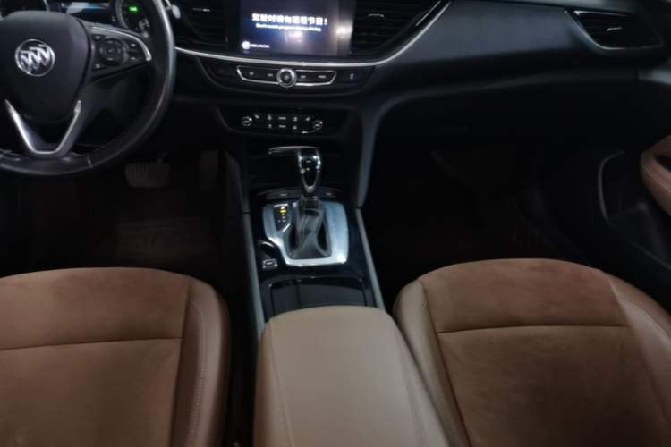 Used Buick Regal 2019 20T Elite Version China VI Standard Gear Lever