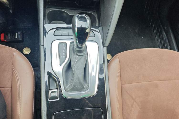 Used Buick Regal 2019 20T Elite Version China V Standard Gear Lever