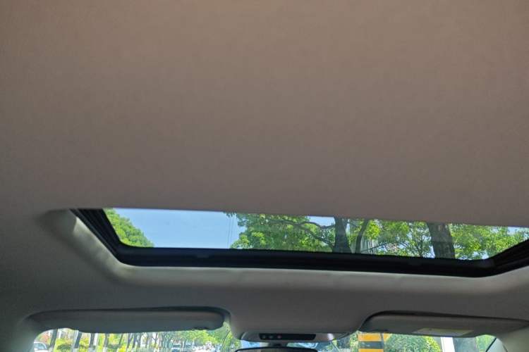 Used Buick Regal 2019 Revised 20T Luxury Version China VI Standard Headliner