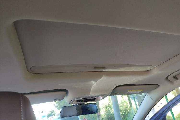 Used Buick Regal 2019 20T Elite Version China VI Standard Headliner
