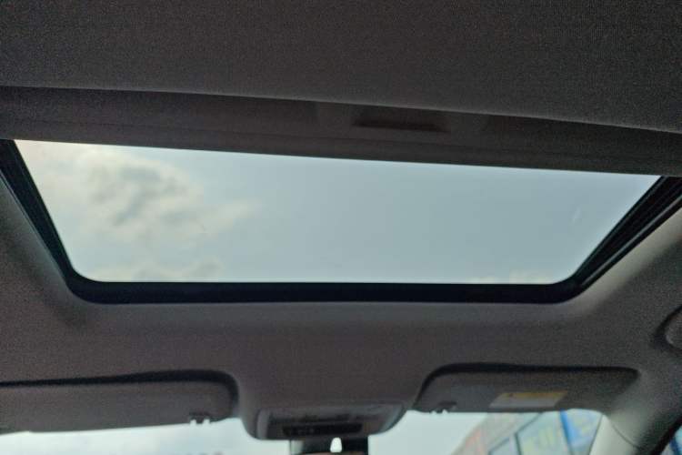 Used Buick Regal 2019 Revised 20T Luxury Version China VI Standard Headliner
